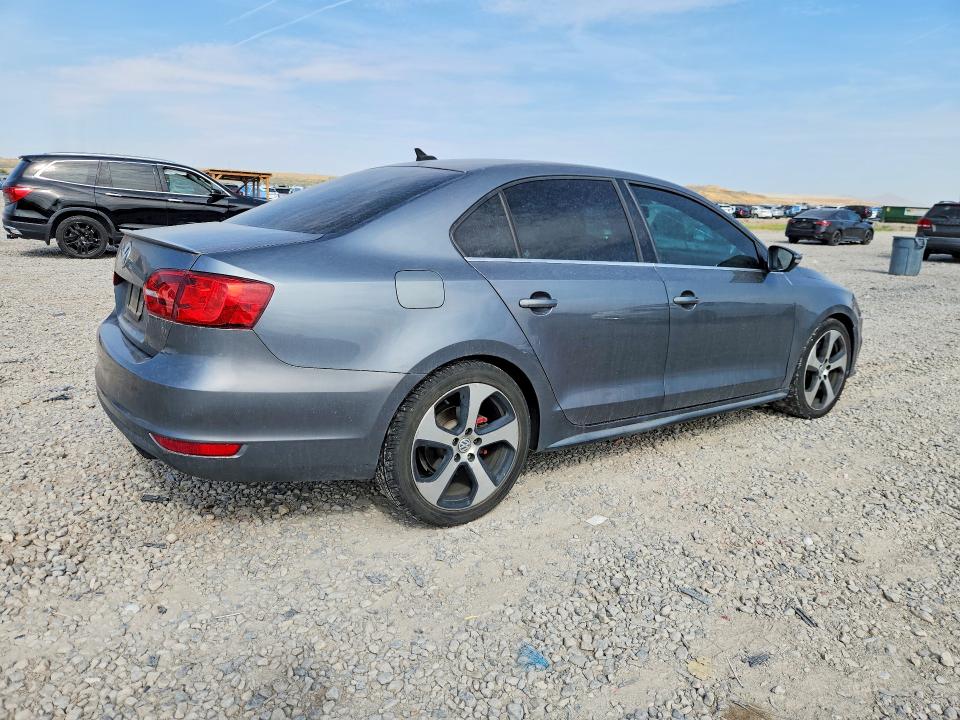 Photo 3 from auction – 2013 VOLKSWAGEN JETTA with VIN 3VW4A7AJ2DM402326