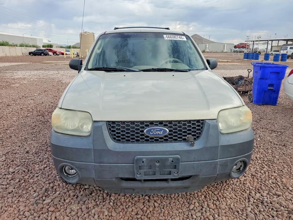 Photo 5 from auction – 2005 FORD ESCAPE with VIN 1FMCU03195KE49111