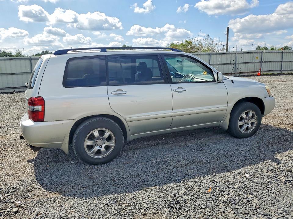 Photo 3 from auction – 2004 TOYOTA HIGHLANDER with VIN JTEEP21A340009622