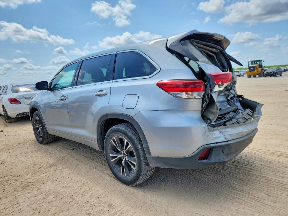 Photo 2 from auction – 2018 TOYOTA HIGHLANDER with VIN 5TDZZRFH4JS254095