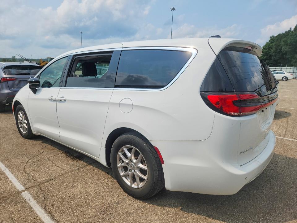 Photo 2 from auction – 2024 CHRYSLER PACIFICA with VIN 2C4RC1BG7RR139897