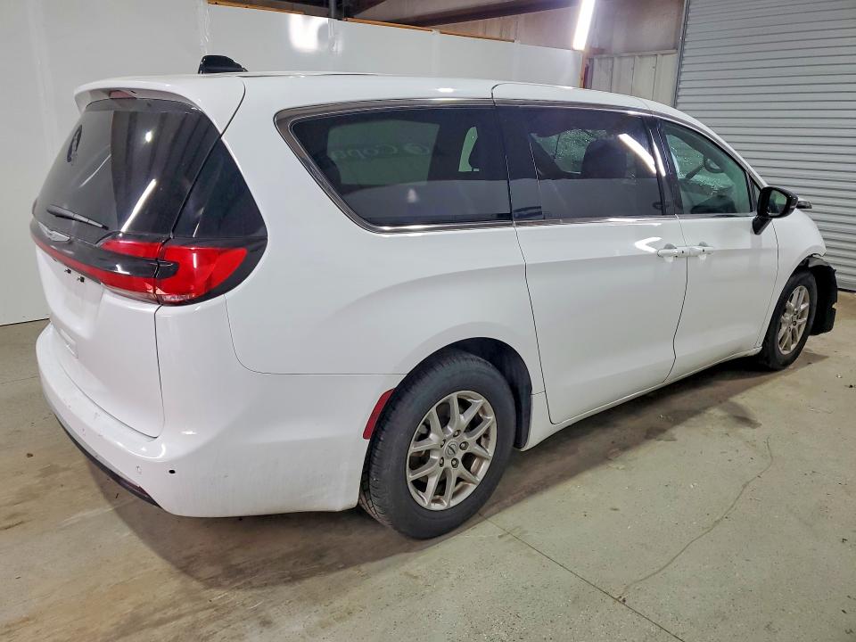Photo 3 from auction – 2025 CHRYSLER PACIFICA with VIN 2C4RC1BG5SR526809