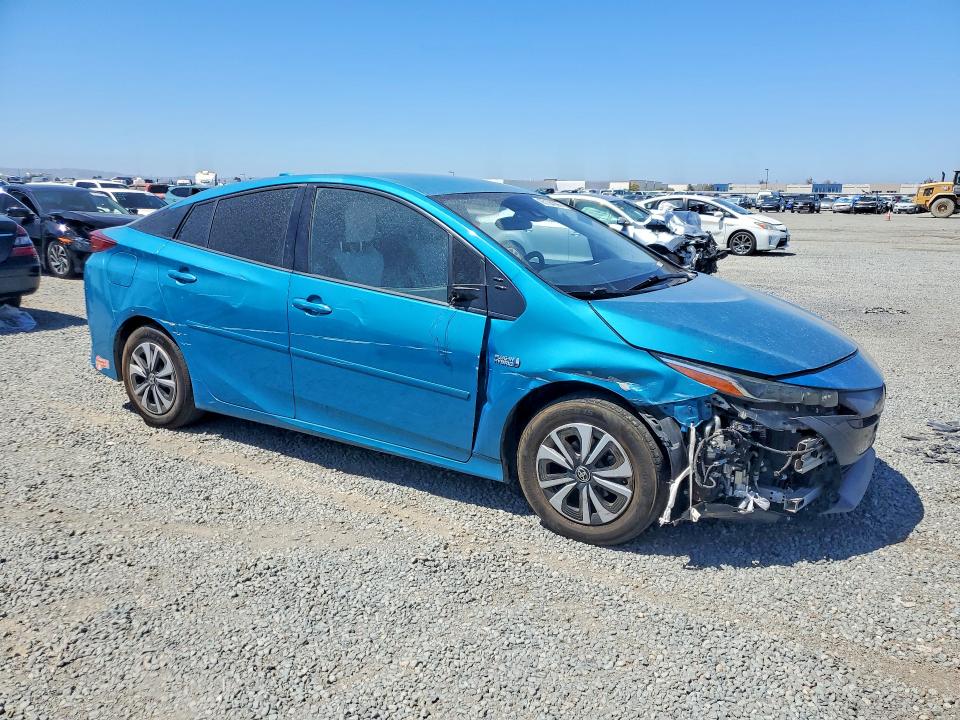 Photo 4 from auction – 2017 TOYOTA PRIUS PRIME with VIN JTDKARFP5H3061966