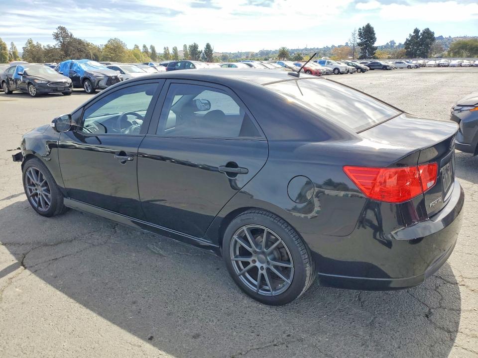 Foto 2 de la subasta – 2010 KIA FORTE con VIN KNAFU4A23A5272338