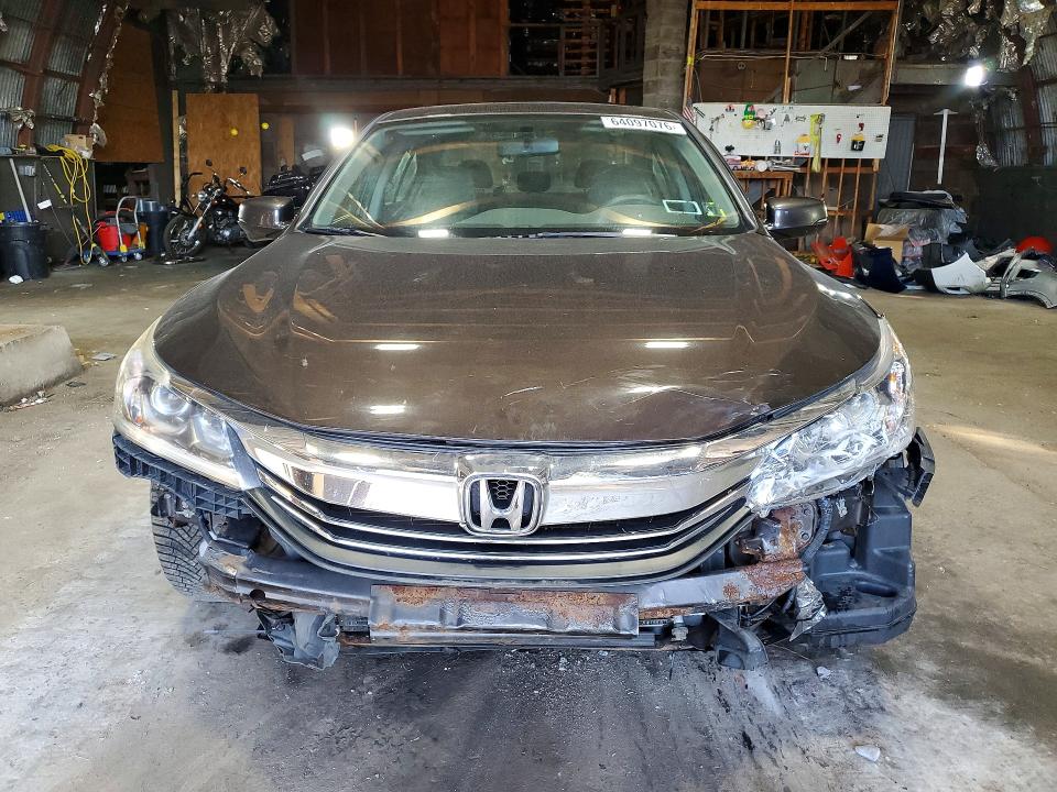 Photo 5 from auction – 2016 HONDA ACCORD with VIN 1HGCR2F74GA047962