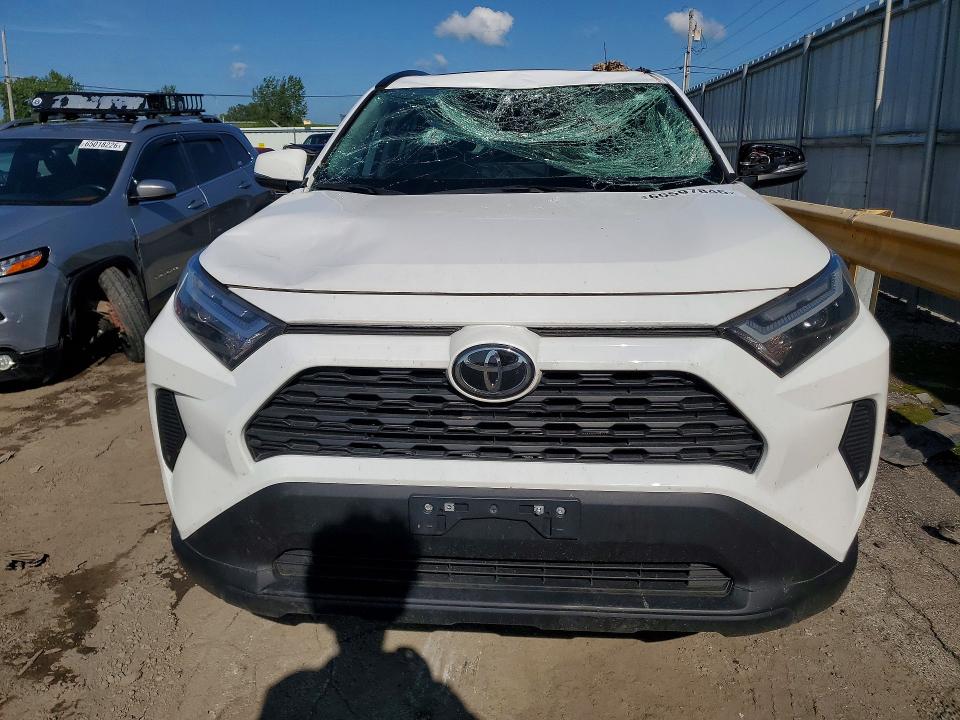 Photo 5 from auction – 2024 TOYOTA RAV4 with VIN 2T3W1RFV1RC283632