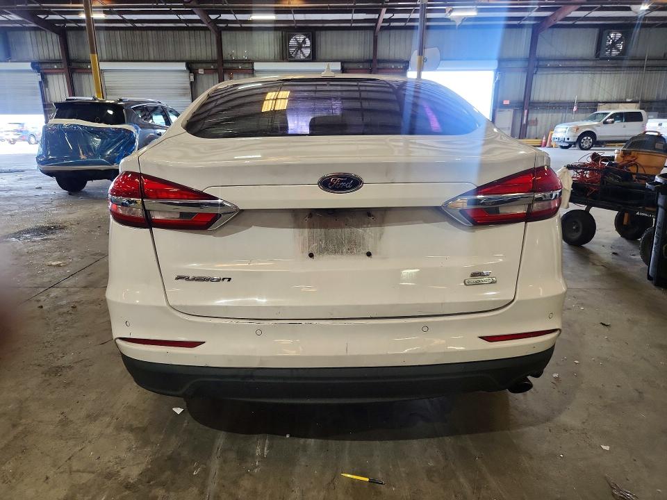 Zdjęcie 6 z aukcji – 2019 FORD FUSION z VIN 3FA6P0HD2KR161732
