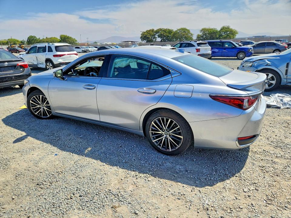 Photo 2 from auction – 2023 LEXUS ES 300H with VIN 58ADA1C15PU033950