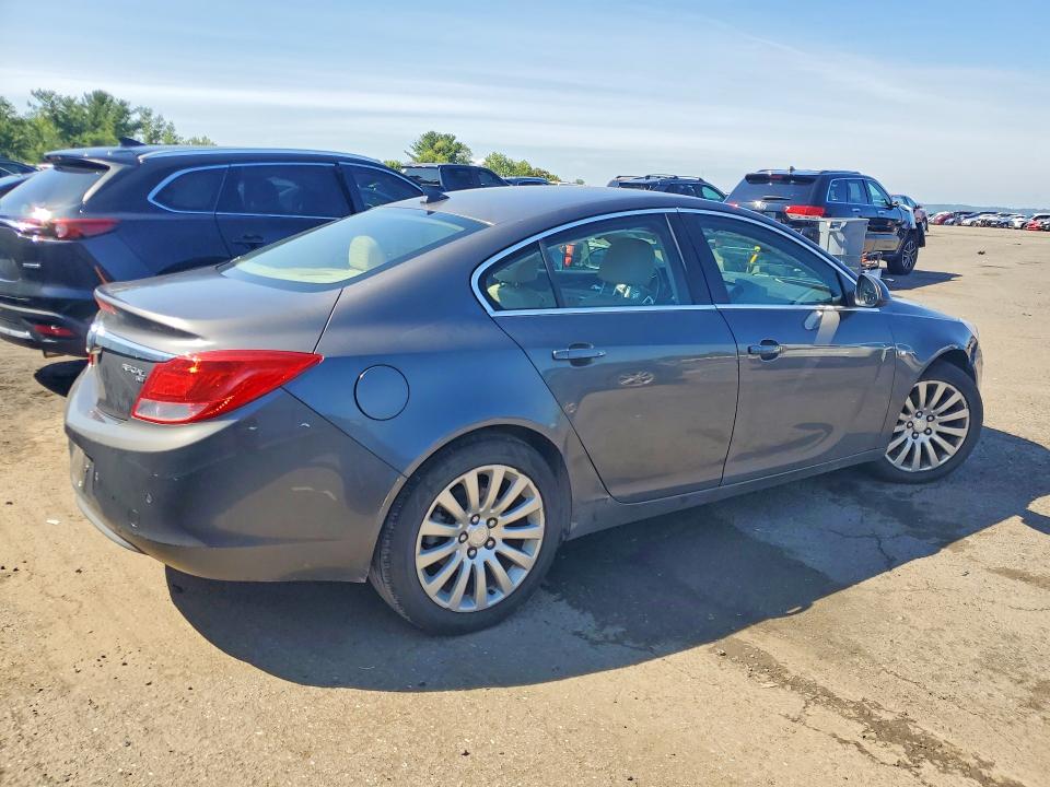 Photo 3 from auction – 2011 BUICK REGAL with VIN W04GU5GC9B1008668