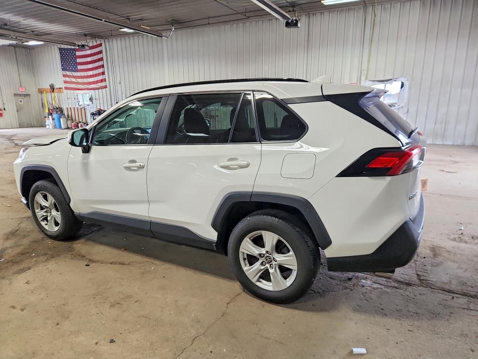 Photo 2 from auction – 2021 TOYOTA RAV4 with VIN 2T3P1RFV9MC239312