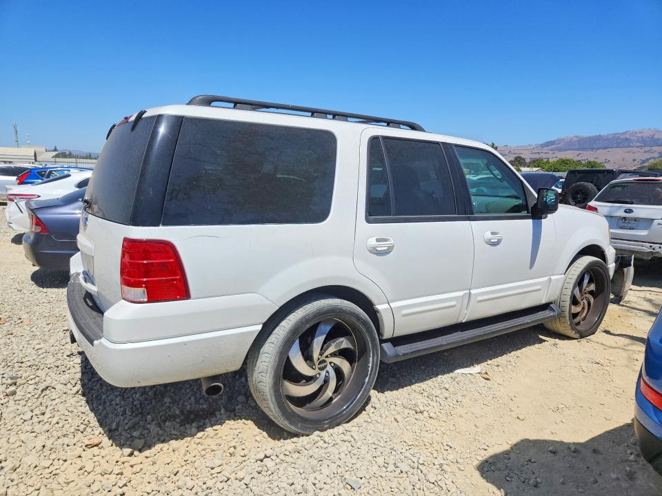 Photo 3 from auction – 2005 FORD EXPEDITION with VIN 1FMPU16565LA37955