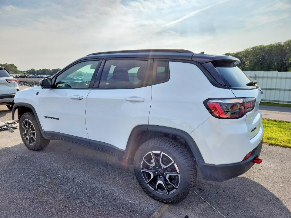 Photo 2 from auction – 2025 JEEP COMPASS with VIN 3C4NJDDN0ST564401