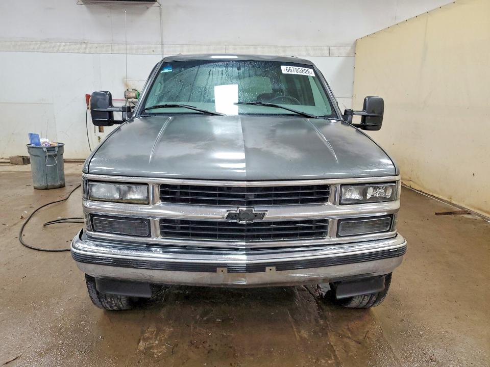 Photo 5 from auction – 1999 CHEVROLET TAHOE with VIN 1GNEK13R2XJ525959