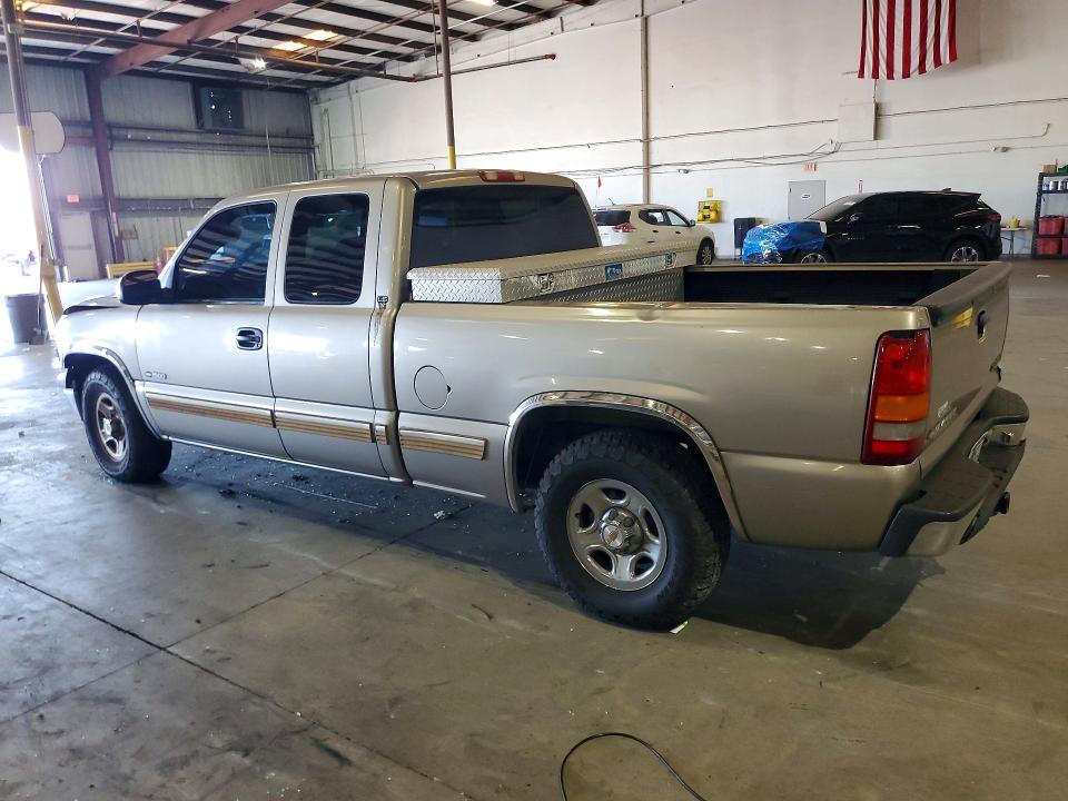 Photo 2 from auction – 2001 CHEVROLET SILVERADO with VIN 2GCEC19V911321722