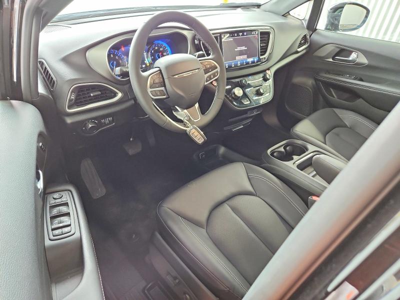 Фото 8 с аукциона – 2027 CHRYSLER PACIFICA с VIN 2C4RC1BG5VR569972
