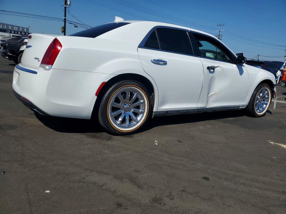 Photo 3 from auction – 2016 CHRYSLER 300C with VIN 2C3CCAEG5GH190260