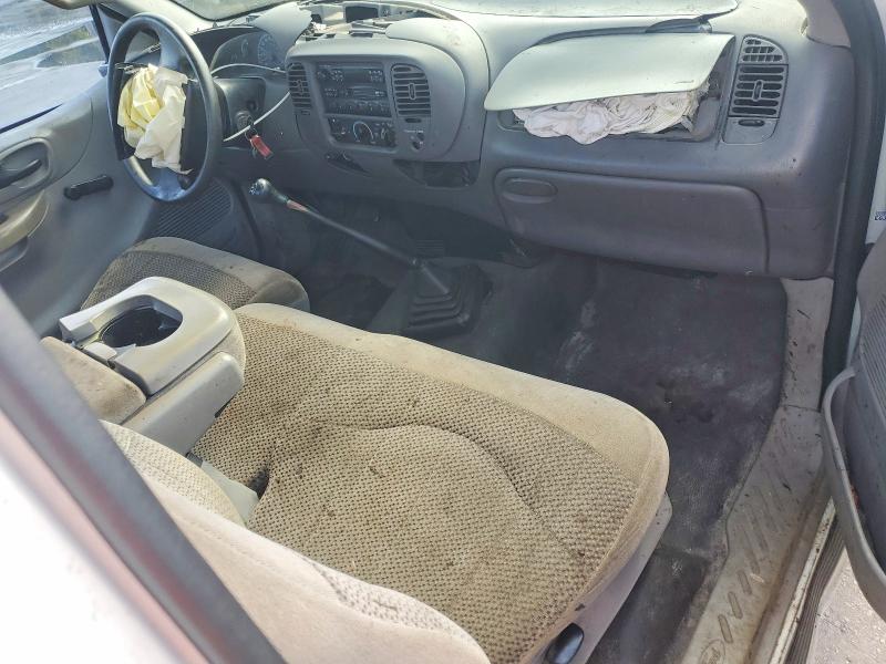 Photo 8 from auction – 2000 FORD F150 with VIN 1FTZF1724YNB30252