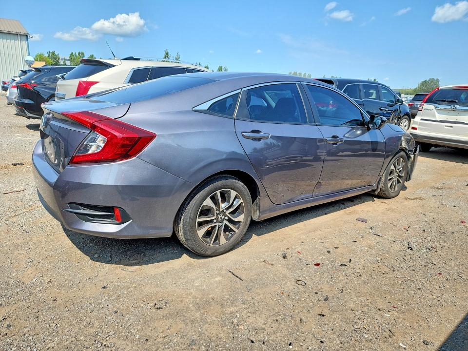 Photo 3 from auction – 2016 HONDA CIVIC with VIN 2HGFC2F55GH002009