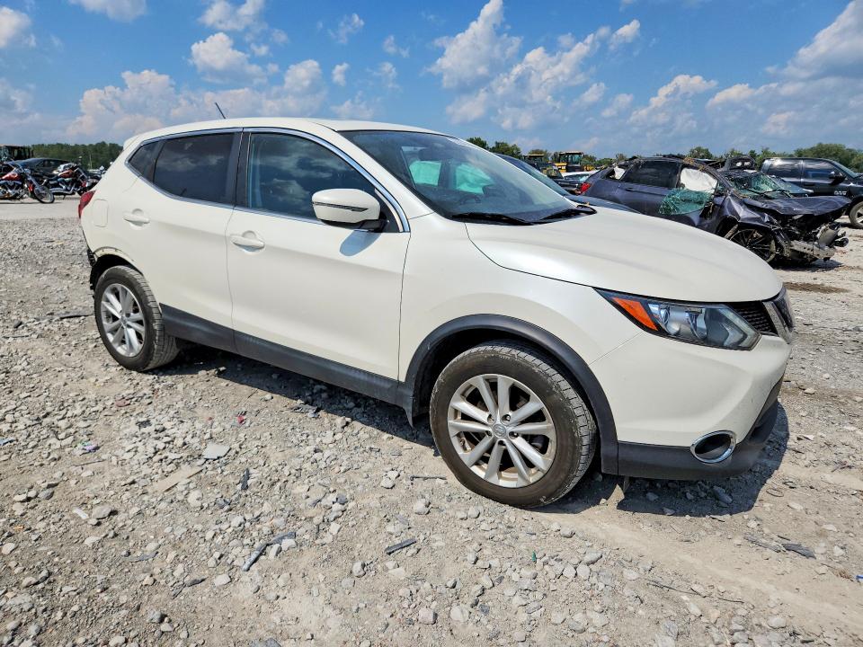 Снимка 4 от търг – 2018 NISSAN ROGUE SPORT с VIN JN1BJ1CR8JW287949