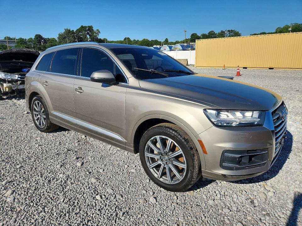 Photo 4 from auction – 2017 AUDI Q7 with VIN WA1LAAF72HD036033