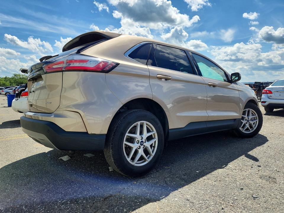 Foto 3 de la subasta – 2021 FORD EDGE con VIN 2FMPK4J99MBA28165