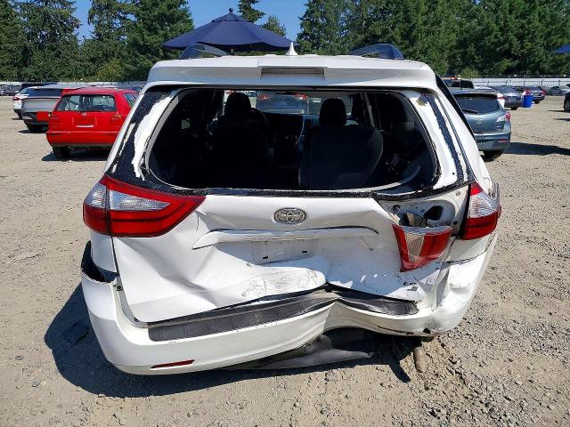 Photo 6 from auction – 2018 TOYOTA SIENNA with VIN 5TDKZ3DC7JS936474