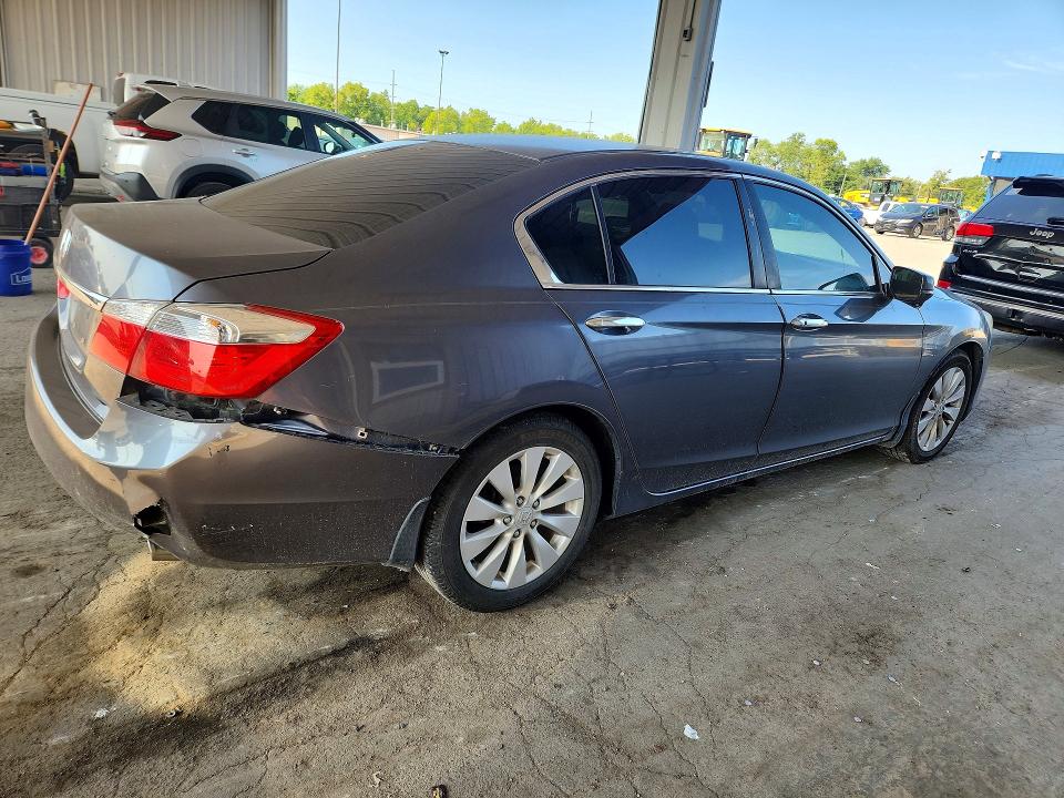 Photo 3 from auction – 2013 HONDA ACCORD with VIN 1HGCR2F7XDA197506