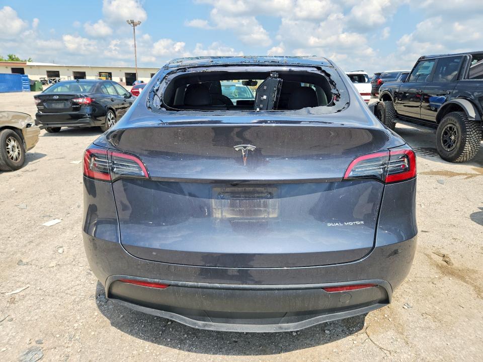 Снимка 6 от търг – 2023 TESLA MODEL Y с VIN 7SAYGAEE1PF969782