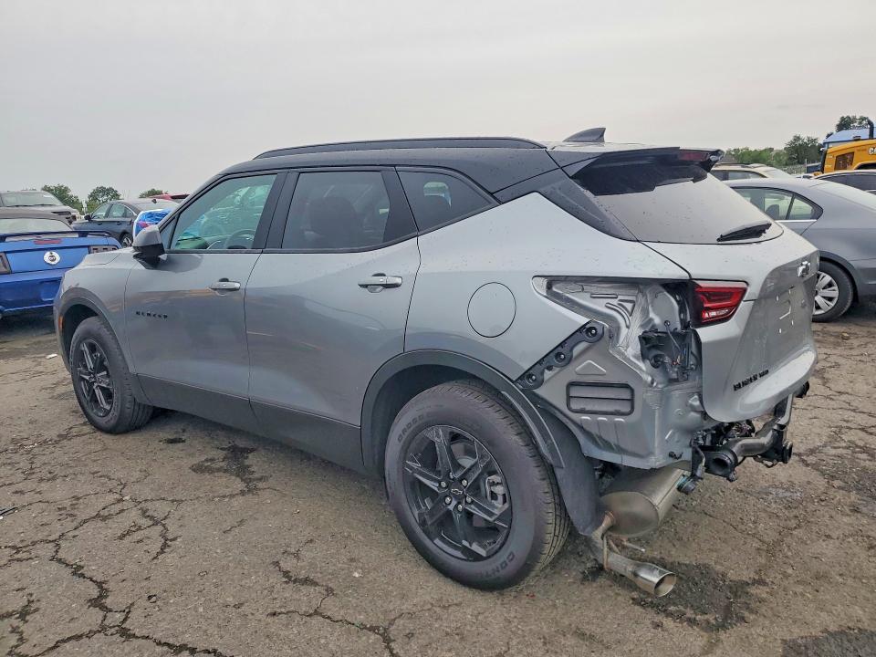Photo 2 from auction – 2025 CHEVROLET BLAZER with VIN 3GNKBHR42SS271085