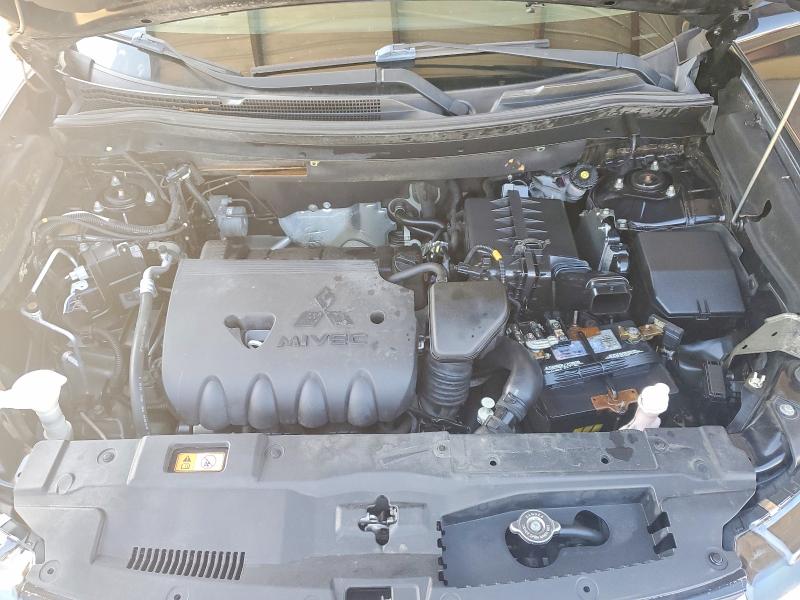 Photo 12 from auction – 2018 MITSUBISHI OUTLANDER with VIN JA4AZ3A37JZ043035