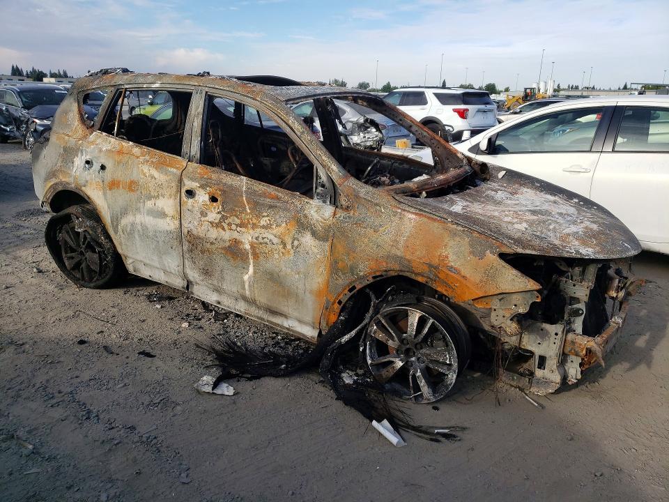 Photo 4 from auction – 2016 TOYOTA RAV4 with VIN JTMWFREV4GD087079