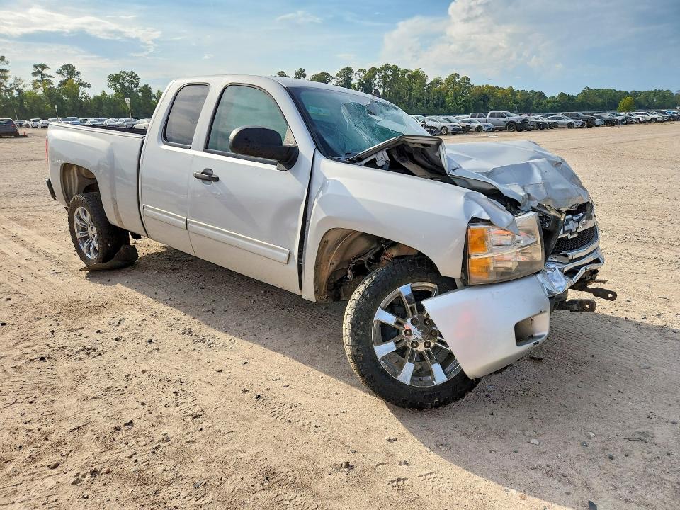 Photo 4 from auction – 2011 CHEVROLET SILVERADO with VIN 1GCRCSE09BZ228225