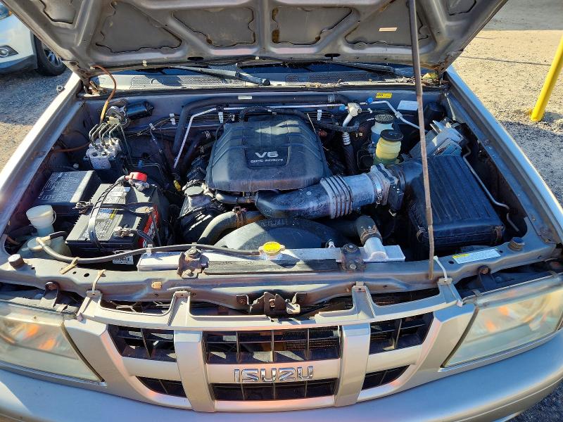 Photo 12 from auction – 2004 ISUZU RODEO with VIN 4S2CK58W244314149