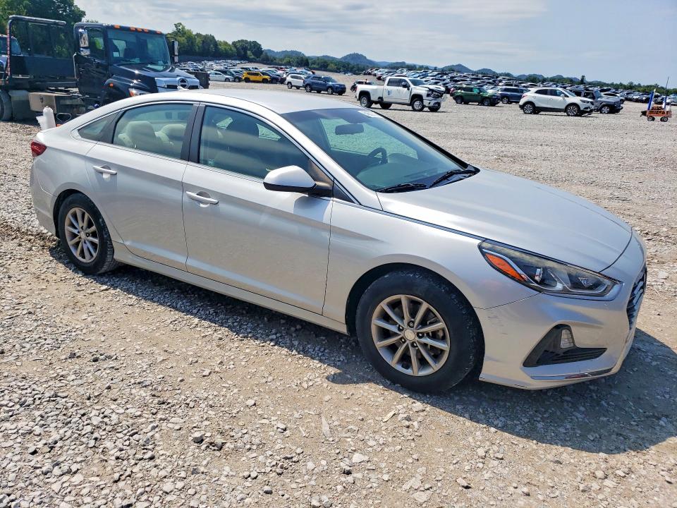 Photo 4 from auction – 2018 HYUNDAI SONATA with VIN 5NPE24AF3JH601403