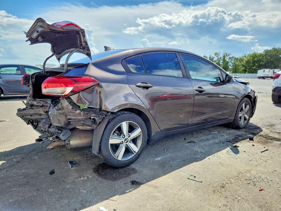 Foto 3 de la subasta – 2018 KIA FORTE con VIN 3KPFL4A7XJE194422