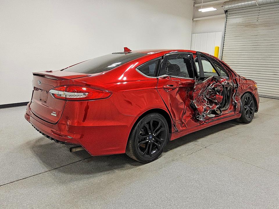 Photo 3 from auction – 2020 FORD FUSION with VIN 3FA6P0HD8LR171473