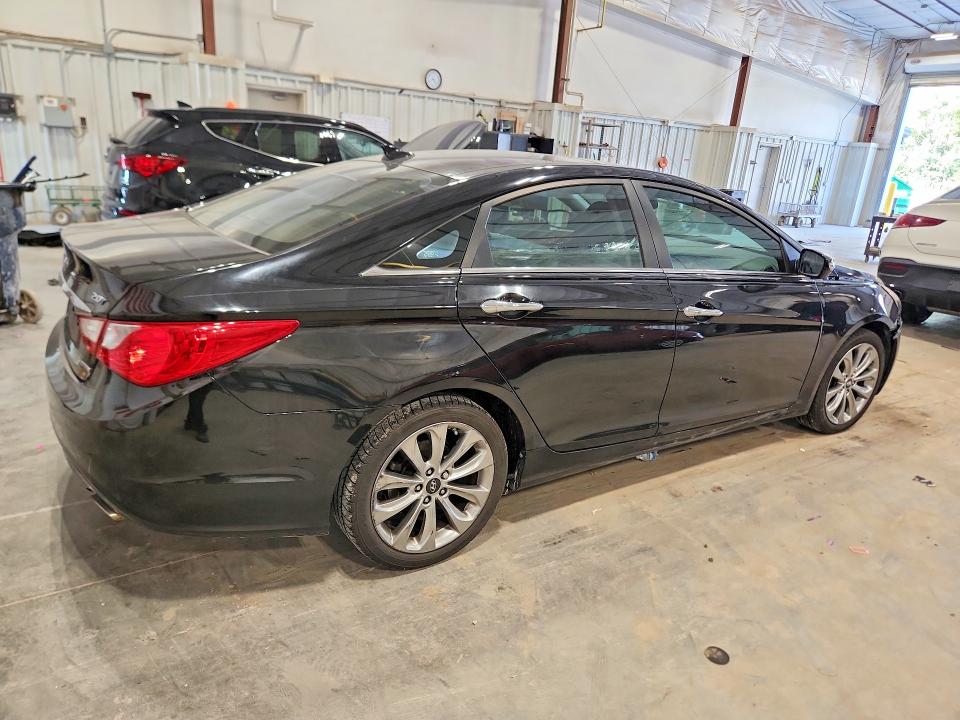 Photo 3 from auction – 2013 HYUNDAI SONATA with VIN 5NPEC4AB8DH504938