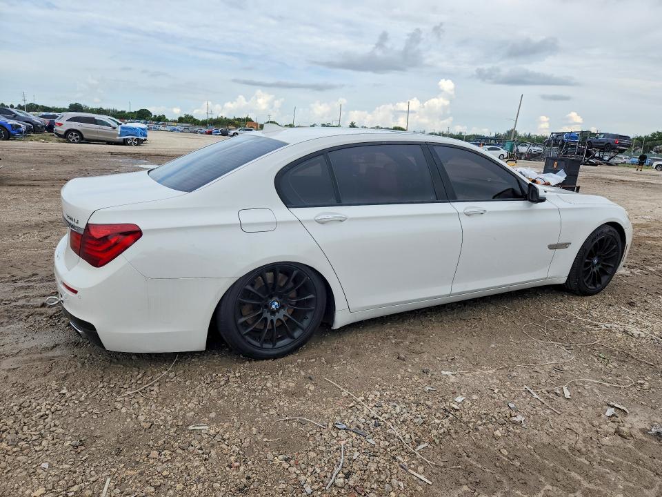 Photo 3 from auction – 2013 BMW 750 with VIN WBAYE8C54DD133463