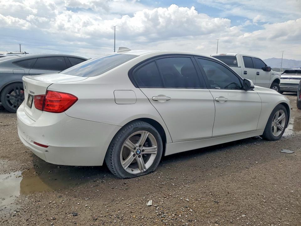 Photo 3 from auction – 2014 BMW 328 with VIN WBA3C1C54EK107126