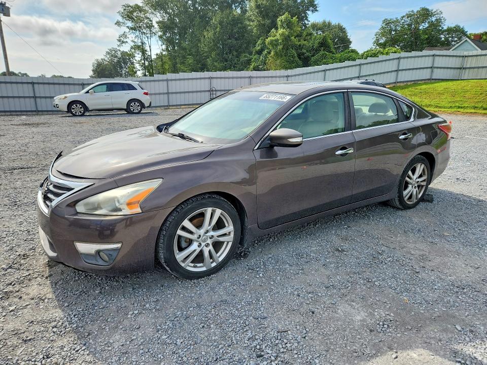 NISSAN ALTIMA 2013 with VIN 1N4BL3AP2DC133382 - Photo from auction