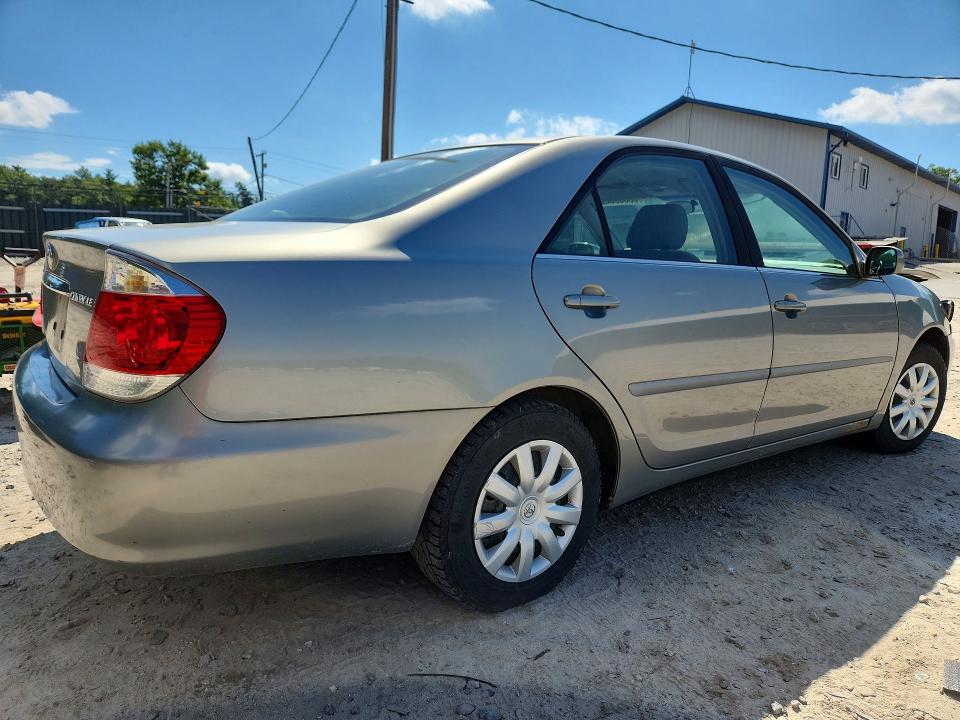 Photo 3 from auction – 2005 TOYOTA CAMRY with VIN 4T1BE30KX5U616331