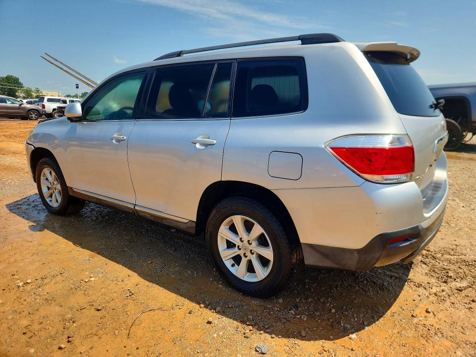Photo 2 from auction – 2011 TOYOTA HIGHLANDER with VIN 5TDZK3EH9BS024217