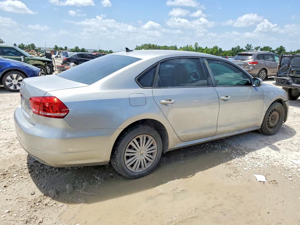 Photo 3 from auction – 2014 VOLKSWAGEN PASSAT with VIN 1VWAP7A32EC024806