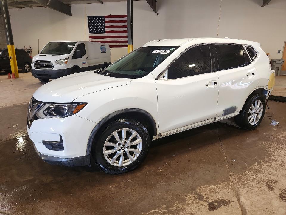 NISSAN ROGUE 2018 with VIN KNMAT2MT2JP523928 - Photo from auction