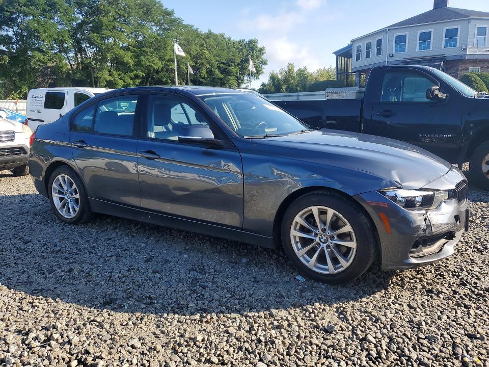 Photo 4 from auction – 2017 BMW 320 with VIN WBA8E5G34HNU43569