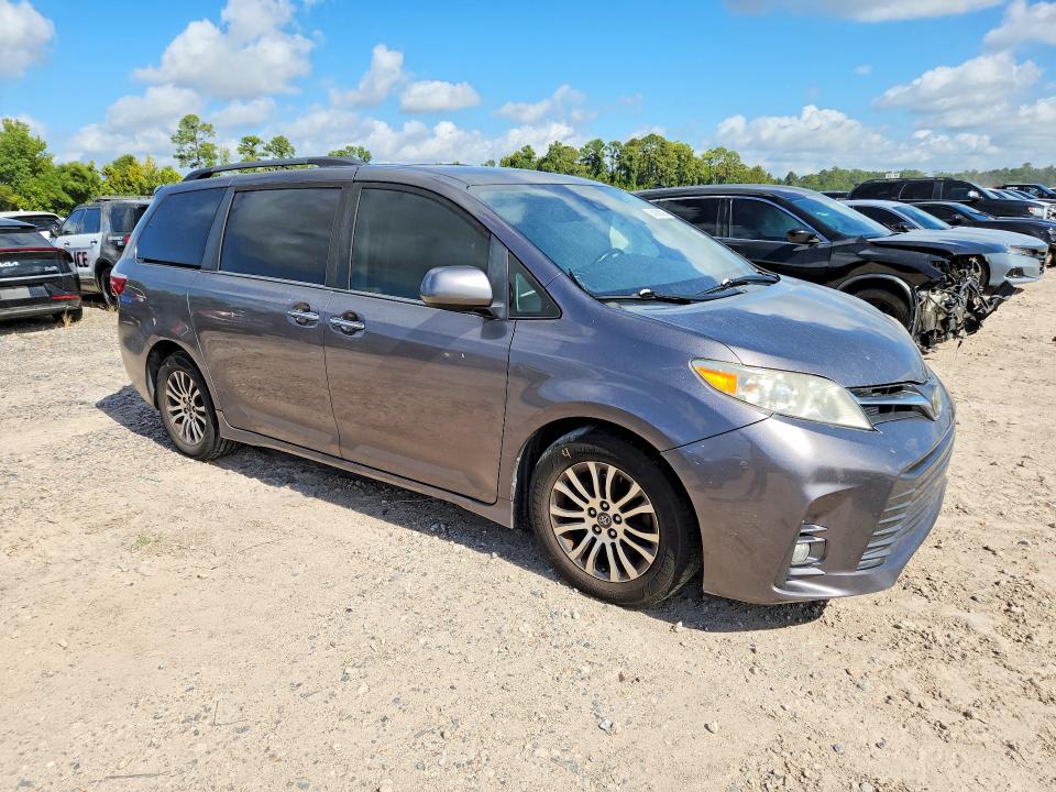 Photo 4 from auction – 2019 TOYOTA SIENNA with VIN 5TDYZ3DC4KS999060
