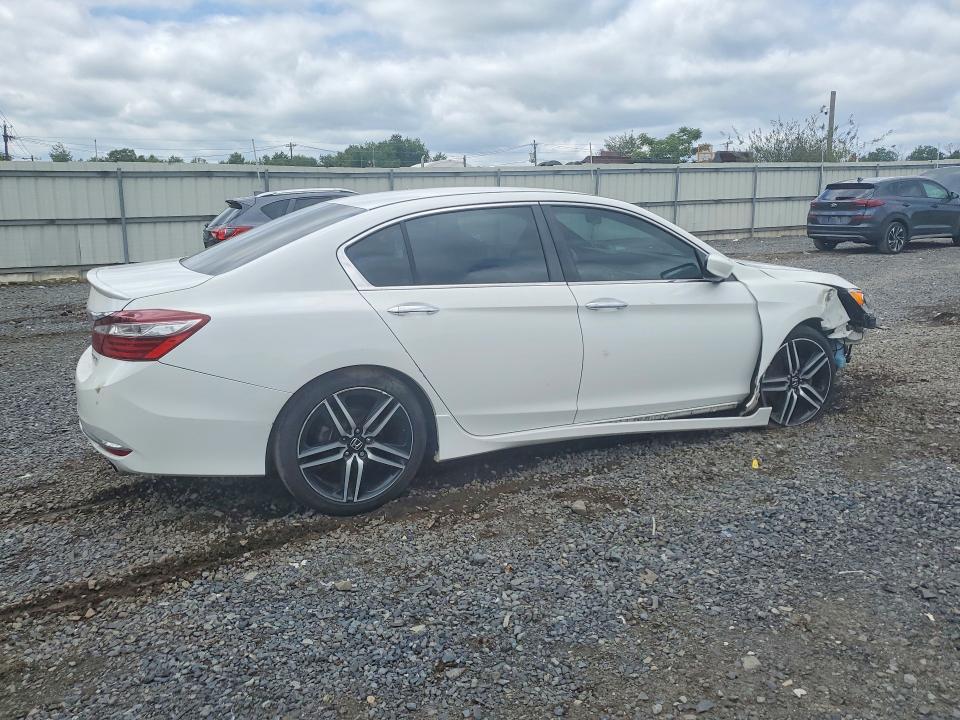 Photo 3 from auction – 2017 HONDA ACCORD with VIN 1HGCR2F57HA305763