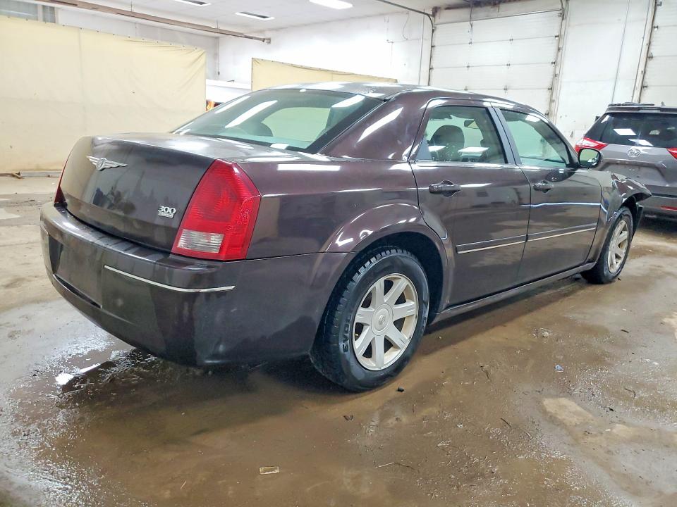 Photo 3 from auction – 2005 CHRYSLER 300 with VIN 2C3JA53G15H106262