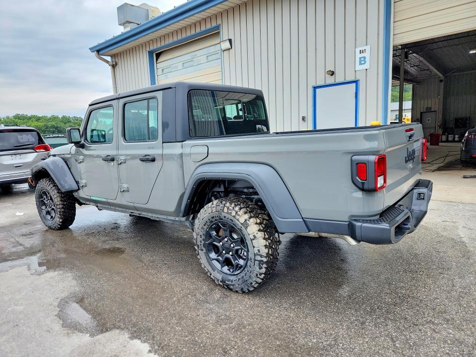 Photo 2 from auction – 2023 JEEP GLADIATOR with VIN 1C6HJTAG3PL549592
