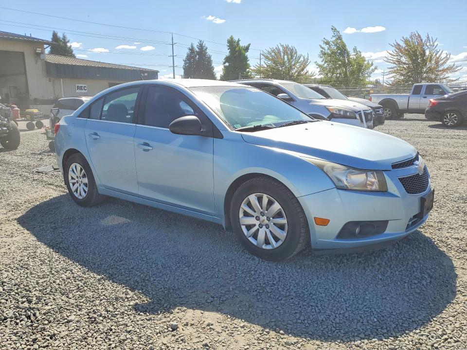 Photo 4 from auction – 2011 CHEVROLET CRUZE with VIN 1G1PC5SH6B7301820